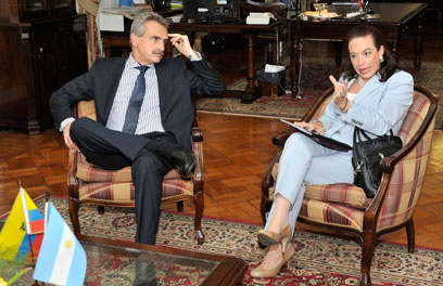 Ministros de Defensa de Ecuador y Argentina destacan AMPLIA cooperación entre ambos países