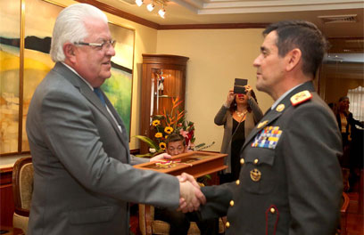 Alto Mando Militar es presentado a Ministro Coordinador de Seguridad