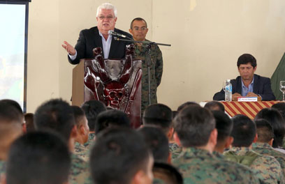 Ministro Cordero visitó Fuerte Militar Amazonas