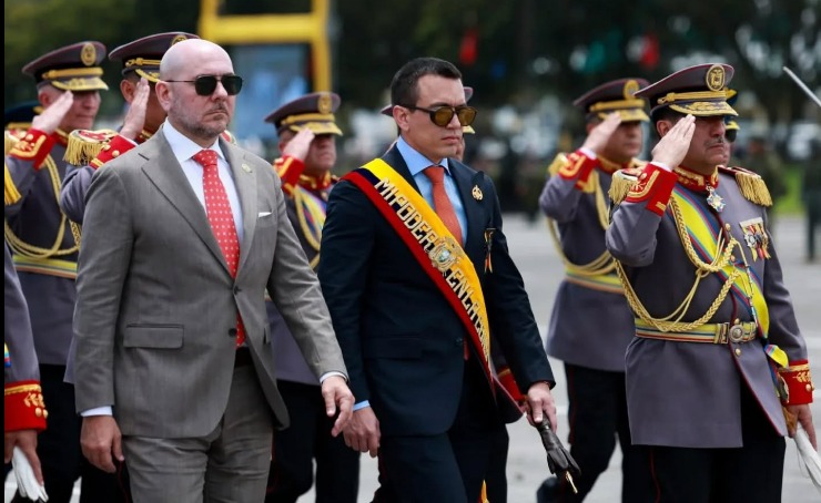 ¡HONOR Y COMPROMISO CON LA PATRIA: EL EJÉRCITO ECUATORIANO RATIFICA SU LEALTAD EN EL DÍA DEL EJÉRCITO, DEL CIVISMO Y DE LA UNIDAD NACIONAL!