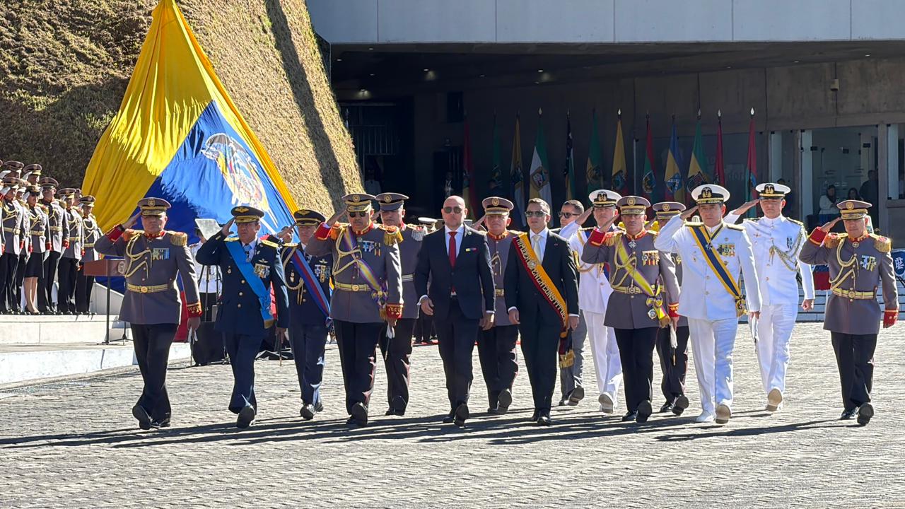 ¡RENDIMOS HONORES AL LEGADO INMORTAL DEL MARISCAL ANTONIO JOSÉ DE SUCRE Y A LOS HÉROES DE LA LIBERTAD!